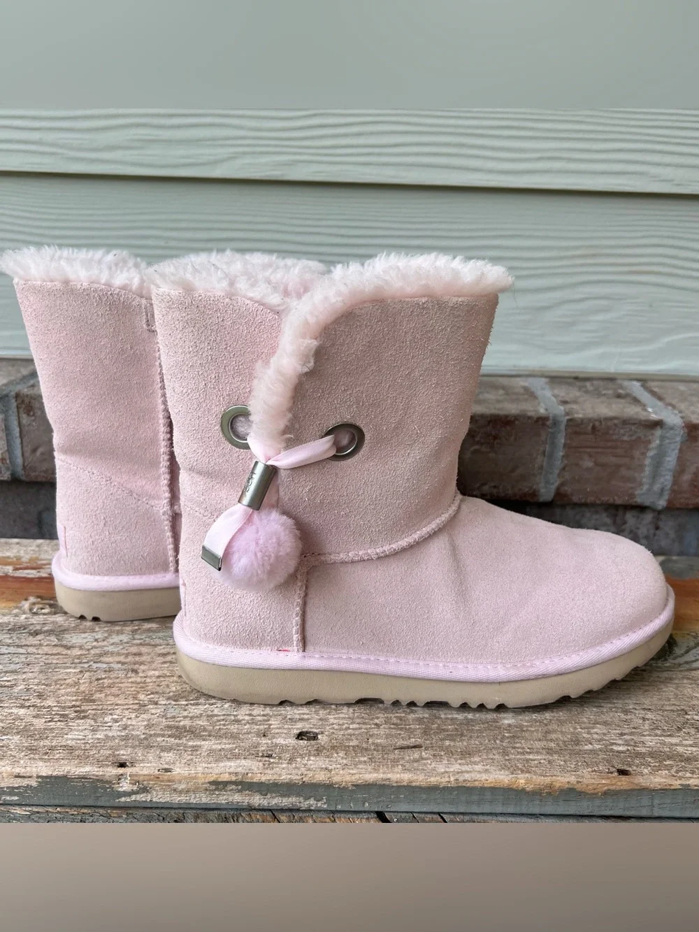 Womens UGG Pink Pom Charm Faux-Suede Boot Detail Size 6